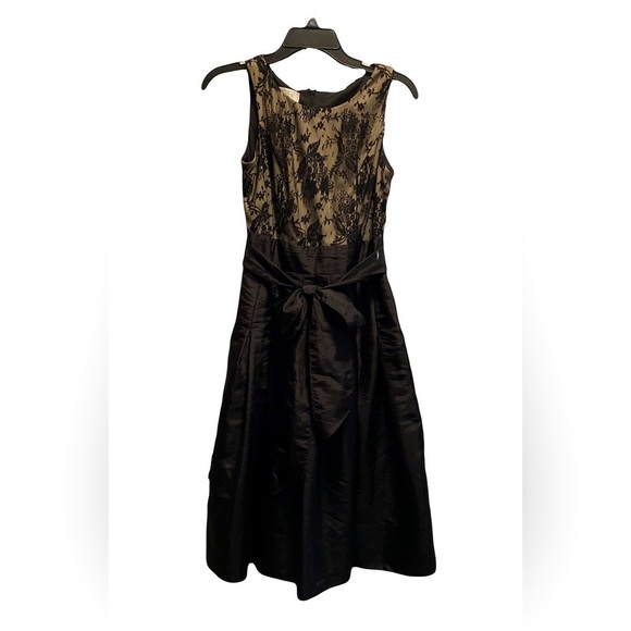Kasper Dresses & Skirts - Kasper Women's Size 4 Semi-Formal